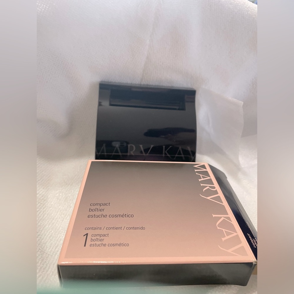 Mary Kay Compact Brand New, Unfilled